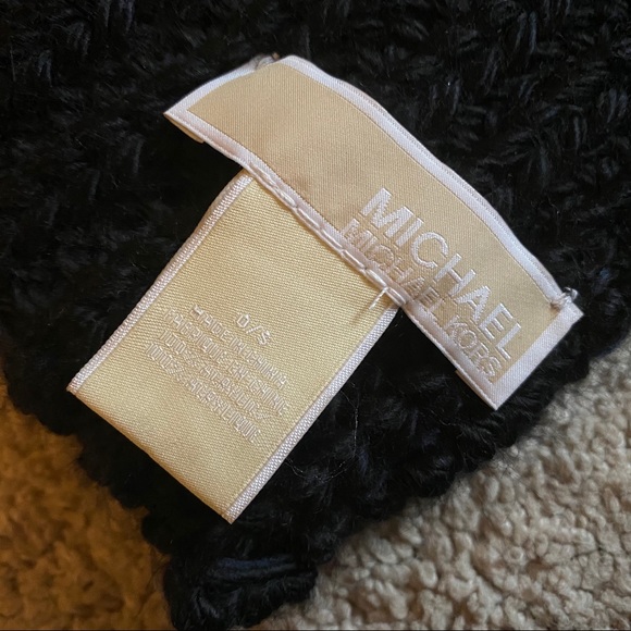 Michael Kors Scarf - Picture 3 of 4